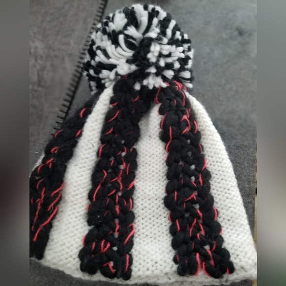 Spyder Black & White, red Knit Pom Hat - Picture 3 of 3